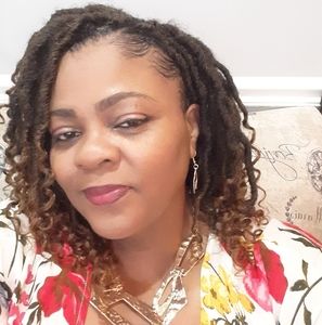 Meet your Posher, Regina